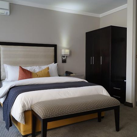 גאבורון Regent Hotel City מראה חיצוני תמונה