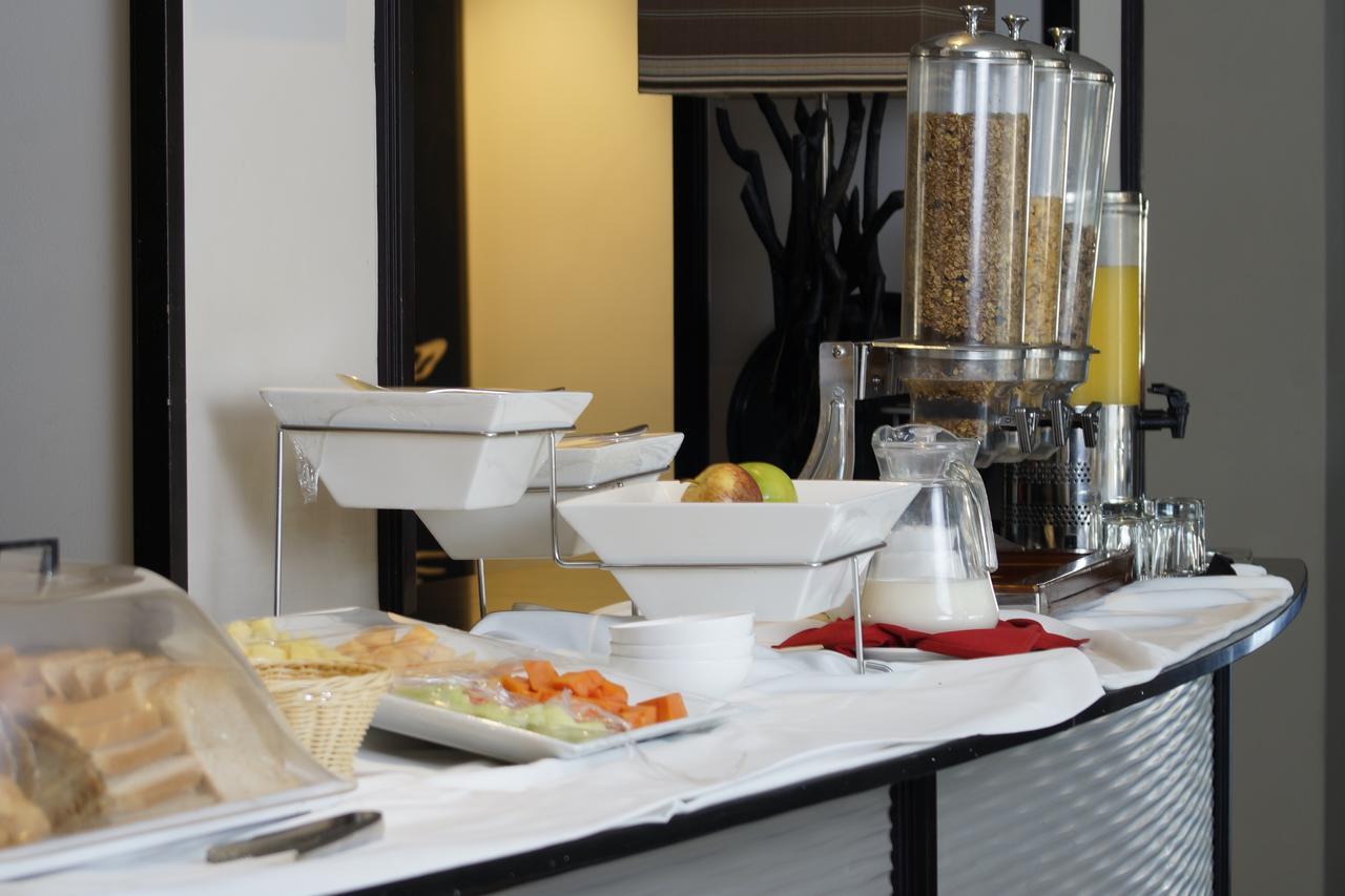 גאבורון Regent Hotel City מראה חיצוני תמונה